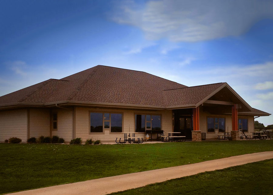 Legend Trail Inn & Suites Hotel in Parkersburg, IA Golf Course Packages